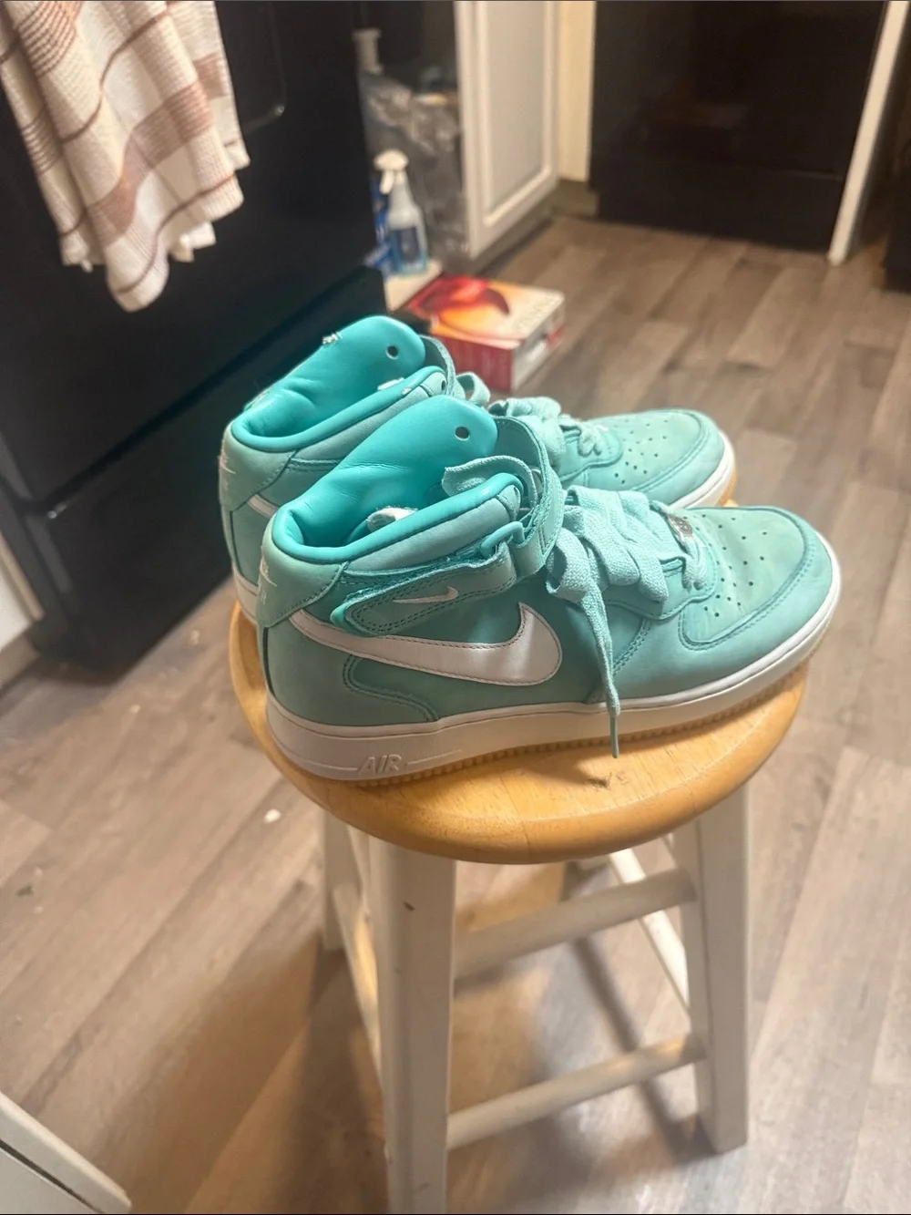 Nike Kids Mid-Top Sneakers in Teal and White